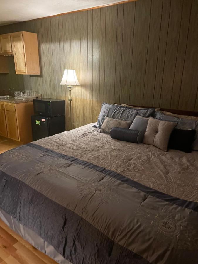 Michael Dee'S Motel East Durham Exteriér fotografie