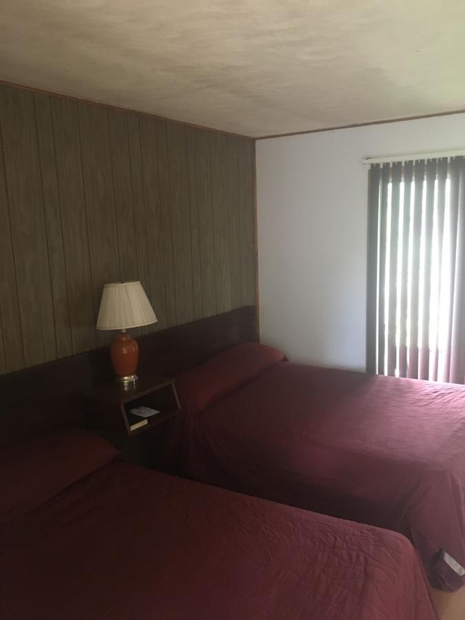 Michael Dee'S Motel East Durham Exteriér fotografie