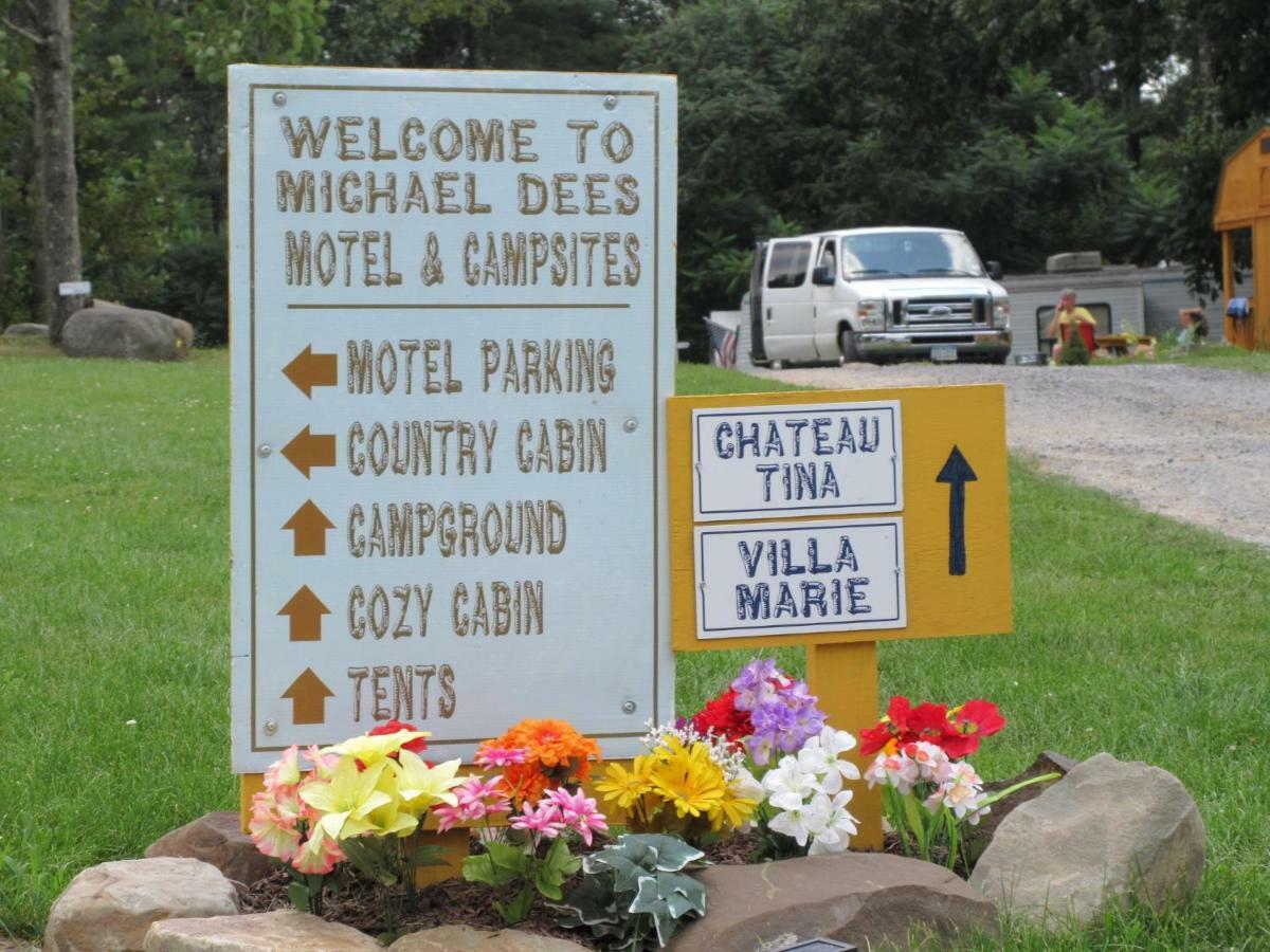 Michael Dee'S Motel East Durham Exteriér fotografie